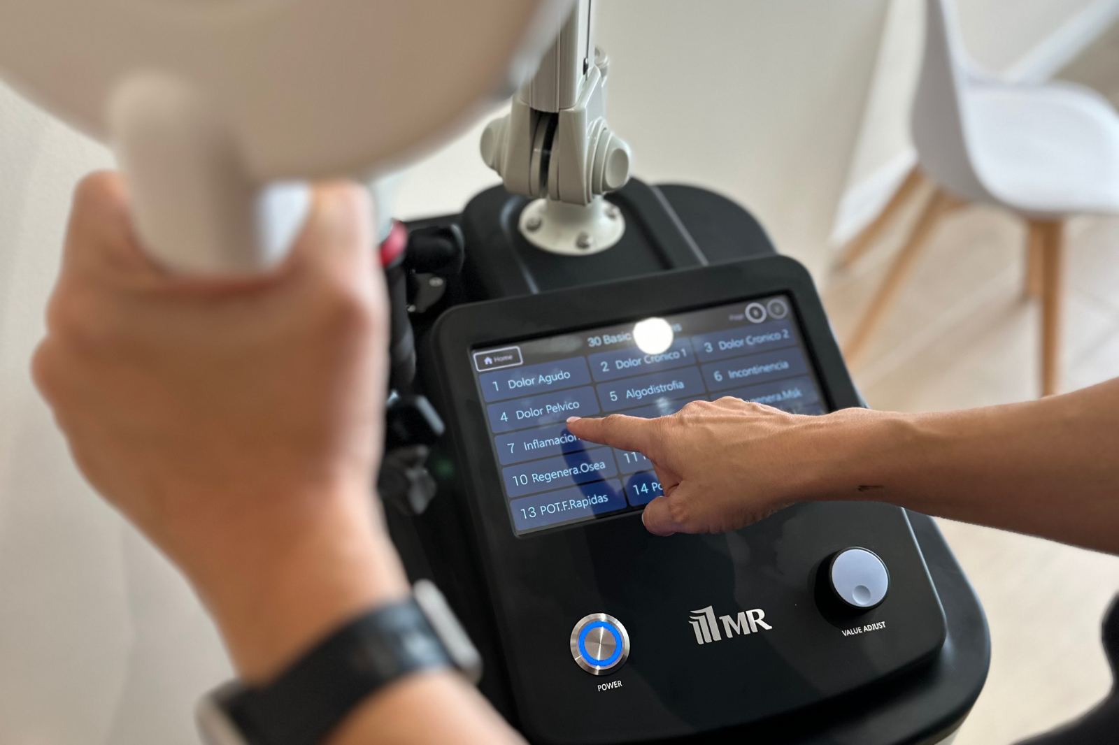 Terapia Super Inductiva: estimulación magnética en Torrevieja 15 Descubre la Terapia Super Inductiva: estimulación magnética en Torrevieja, una técnica avanzada de fisioterapia que utiliza campos electromagnéticos